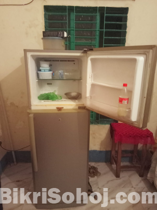 স্যামসাং ফ্রিজ ১১.৫ সিএফটি